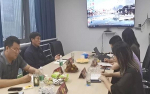 大慶市龍鳳區區長李偉峰一行到訪臣通